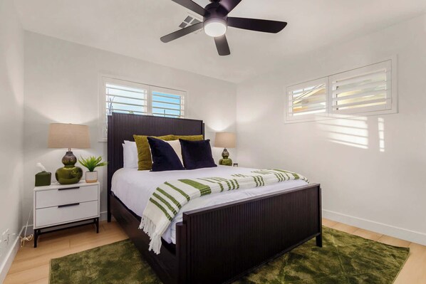 Guest suite with Queen bed