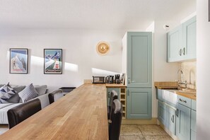 Interior - Beckett - Family cocoon | Central | Balcony View | 200m GareR (Chamonix-Mont-Blanc)