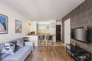 TV - Beckett - Family cocoon | Central | Balcony View | 200m GareR (Chamonix-Mont-Blanc)