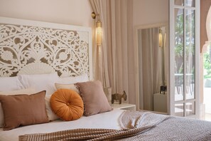 8 bedrooms, in-room safe, iron/ironing board, free WiFi
