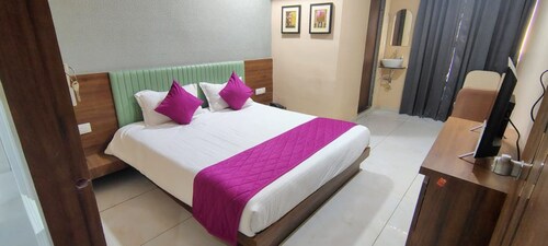 THE GRAND PIANO HOTEL