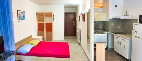 Iron/ironing board, bed sheets