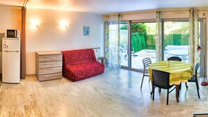 Unclassified image, 3 of 8, button - Ref TANIT by Palmes d'Or Properties (Juan-les-Pins)