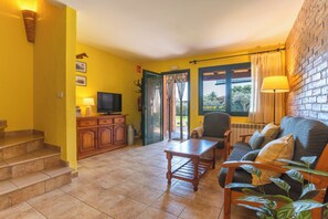 Living area - Can Pujol Turisme Rural (Serra de Daró)