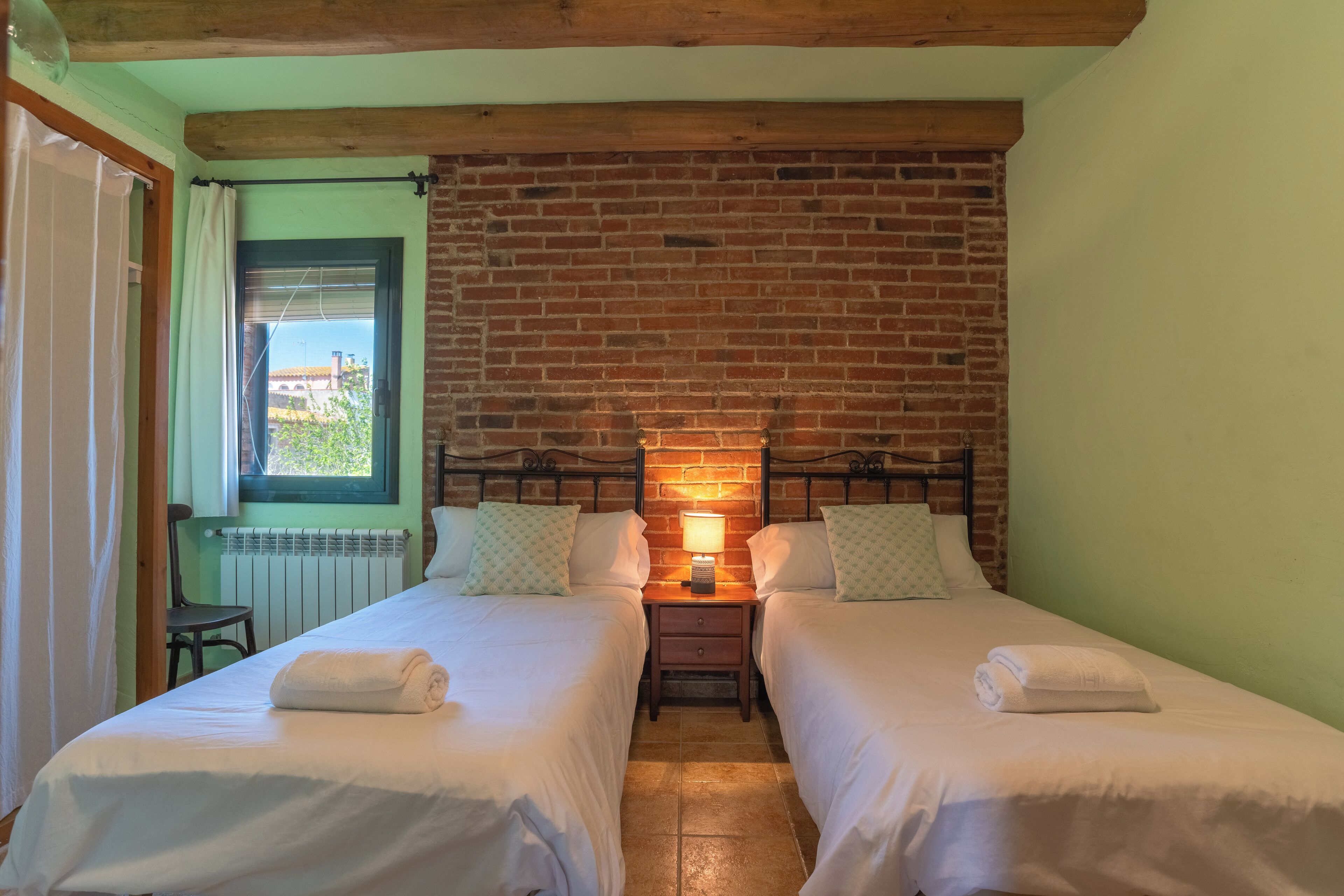 Comfort-huoneisto, 2 makuuhuonetta, keittiö, näköala puutarhaan | 2 makuuhuonetta, kannettavalle tietokoneelle sopiva työtila