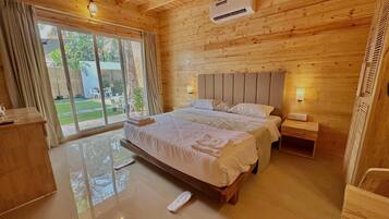 Deluxe-Zimmer, Balkon, Poolblick