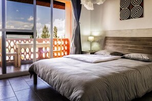 1 bedroom, in-room safe, blackout curtains, soundproofing