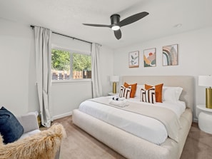 4 bedrooms, desk, iron/ironing board, travel cot
