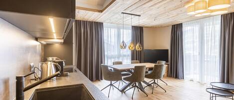 Apartment | Private kitchen | Cookware/dishes/utensils