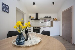 Dining - Apartments Tonia - One bedroom apartment with a sea view (Tonia A2) (Šibenik-Brodarica)