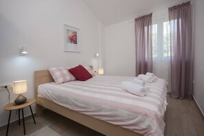 Caja de seguridad en la habitación, wifi gratis y ropa de cama 