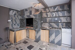 Geladeira, fogão, cooktop, lava-louças