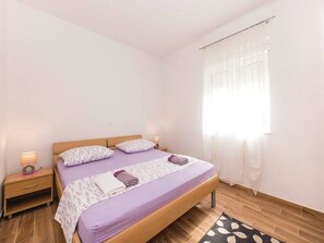 1 camera, culla da viaggio, Wi-Fi gratuito, lenzuola