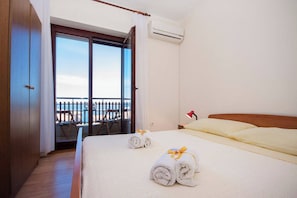 2 bedrooms, free WiFi, bed sheets