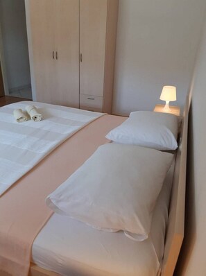 1 chambre, Wi-Fi gratuit, draps fournis