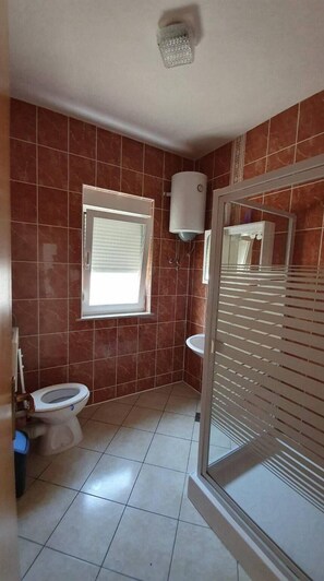 Shower, towels - Apartments Murter - One bedroom apartment A5 (Murter)