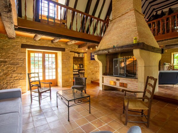 Interior - Countryside house with pool and fireplace, Périgord Noir (Thenon)