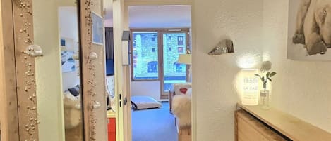 1 室のベッドルーム、WiFi (無料)