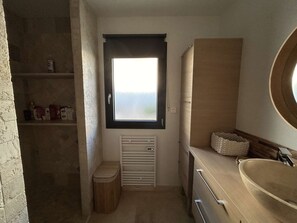 Hair dryer - Modern villa with private pool, air-conditioned, near Vallon Pont d'Arc center (Vallon-Pont-d'Arc)