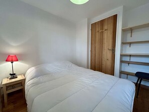 2 bedrooms