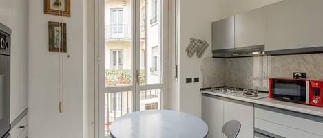 公寓 | 私人厨房 | 冰箱、微波炉、烤箱、洗碗机