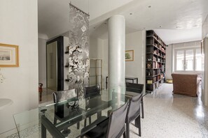 Apartment | Interior - Elegant Apartment Near Duomo (Milan)