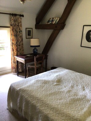 4 bedrooms, iron/ironing board, travel crib, free WiFi