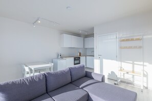 Apartment | Private kitchen - Modern, Renovated Studio With Open Views (Middelkerke)