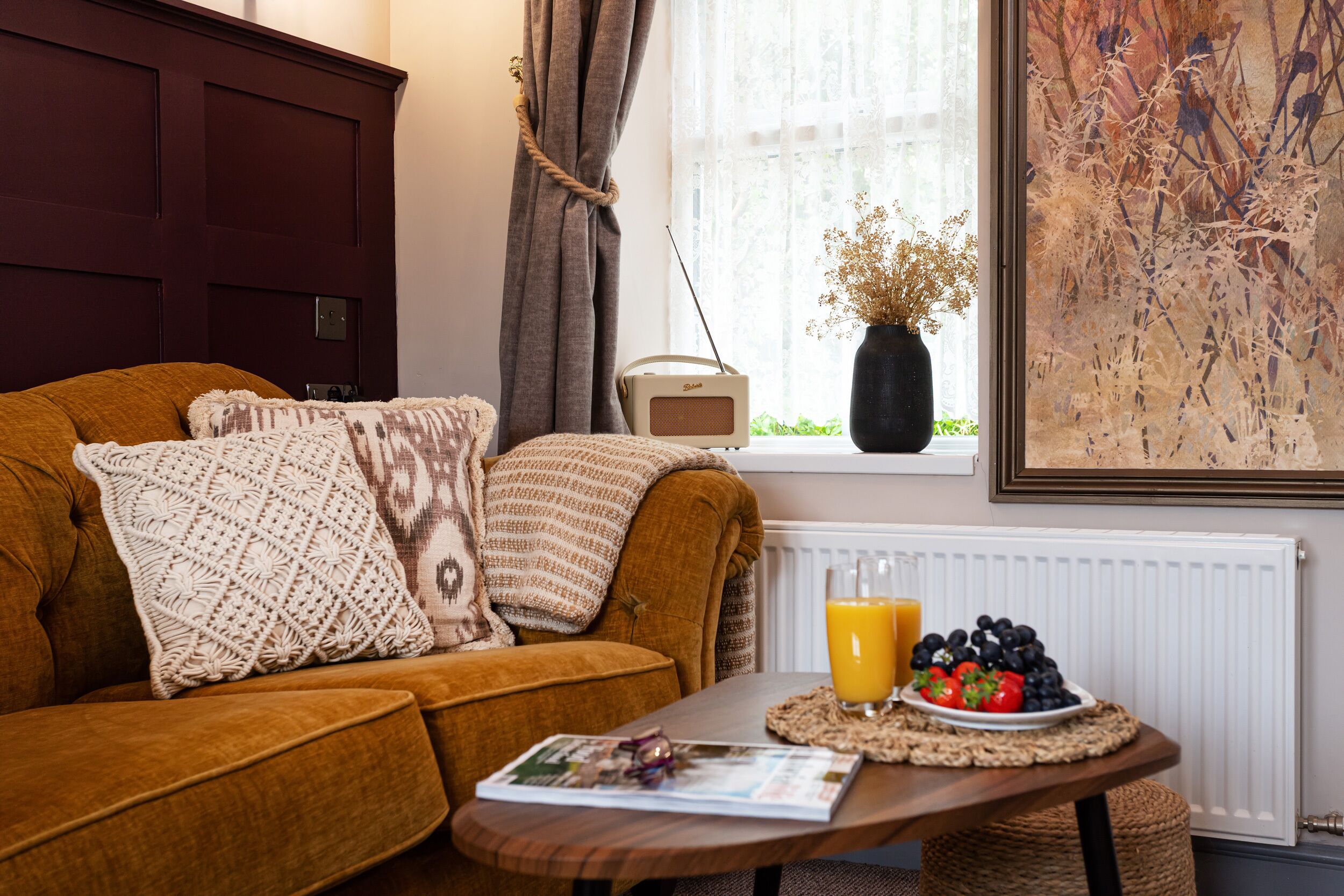 Smart TV, libros, estéreo