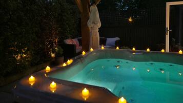Baignoire à remous extérieure