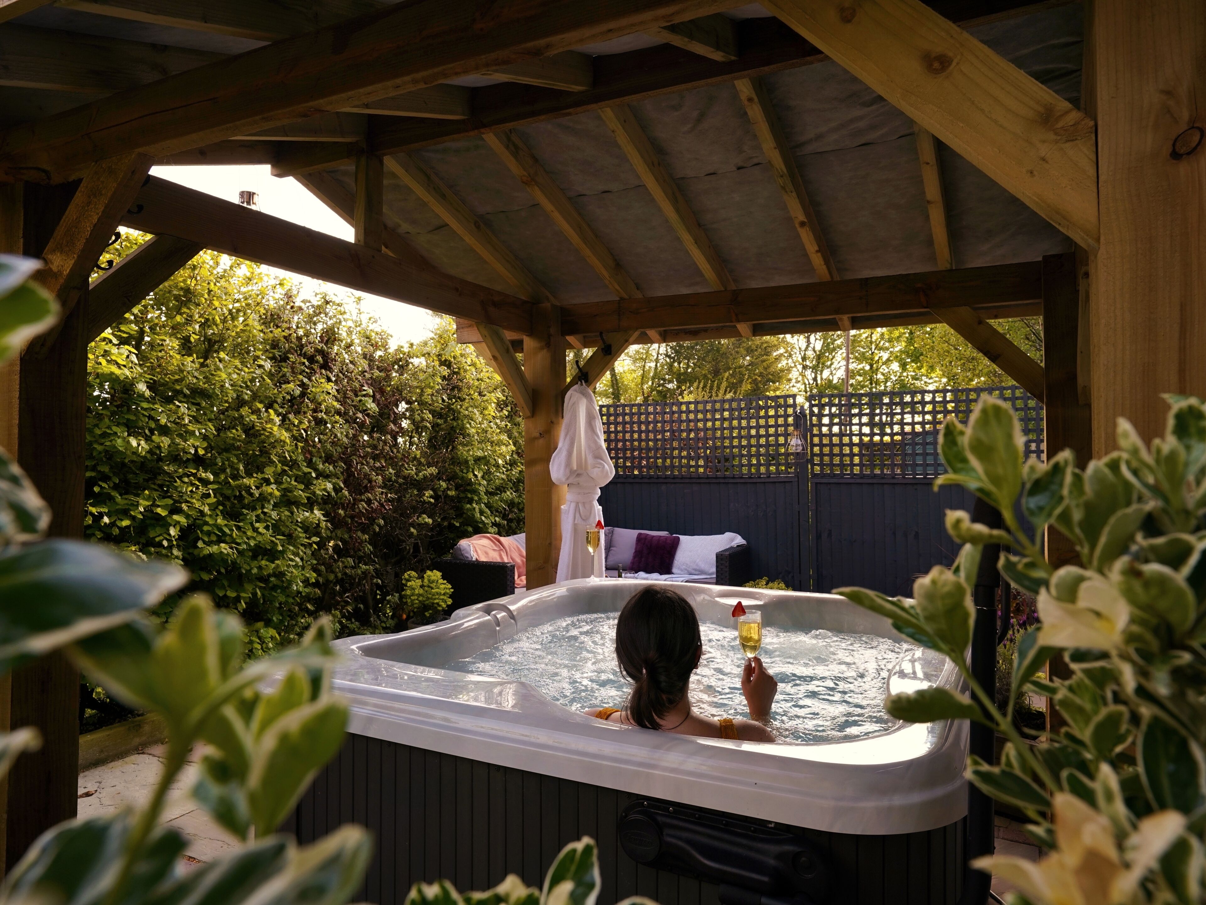 Outdoor spa tub