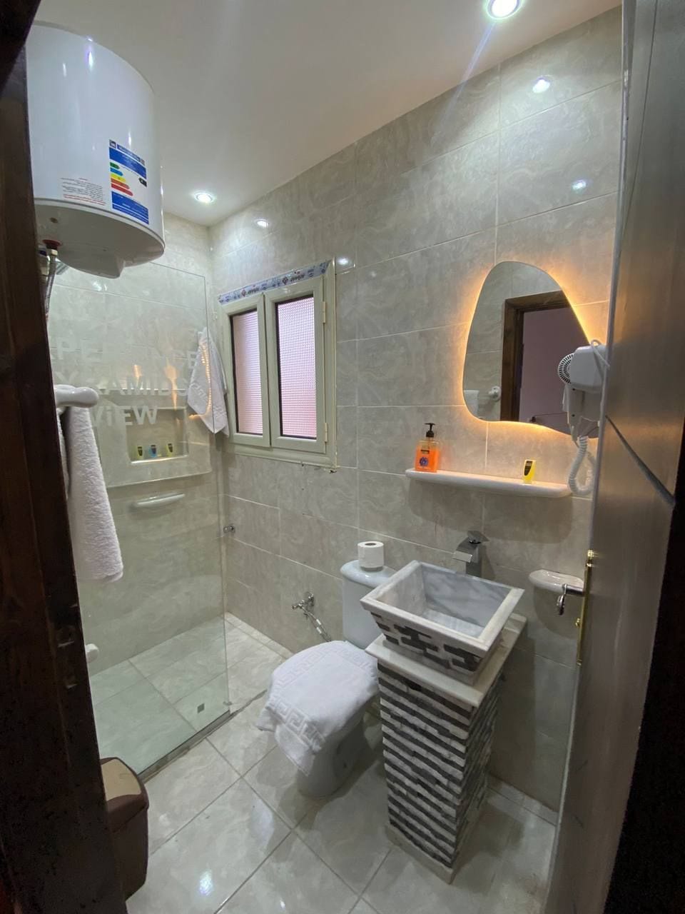 Habitación cuádruple familiar, vista al desierto | Baño