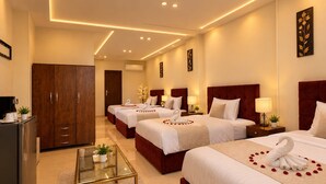 Family Quadruple Room, Desert View | Minibar, desk, laptop workspace, soundproofing - Experieance Pyramids VIEW (Giza)