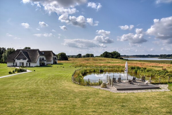 Property grounds - Vacation apartment in the Wreecher Idyll on Lake Wreechen (Putbus)