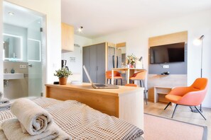 Bureau, Wi-Fi gratuit, draps fournis
