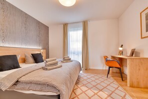Bureau, Wi-Fi gratuit, draps fournis
