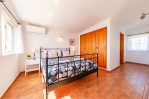 Villa, 3 Bedrooms, Private Pool, Pool View | 3 bedrooms, bed sheets - Villa Sunny Joy (Albufeira)