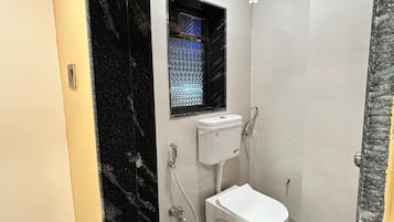 Premium-huone, kaupunkinäköala | Kylpyhuone | Suihku, pyyhkeet, saippua, sampoo