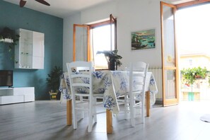 Dining - Apartment in Liguria With Side sea Views (Portovenere)