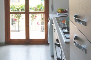 Private kitchen - Apartment in Liguria With Side sea Views (Portovenere)