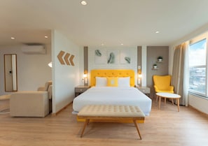 Quarto casal luxo, vista para o lago | Cofres nos quartos, escrivaninha, ferros/tábuas de passar roupa