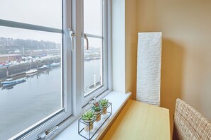 Apartment | 2 Schlafzimmer, Schreibtisch