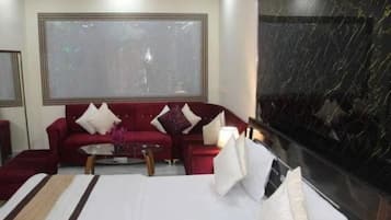Exclusive House, City View