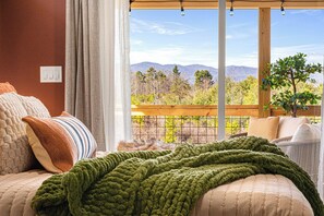 3 chambres, bureau, fer et planche à repasser, lit parapluie