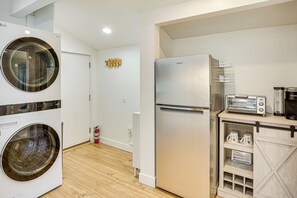 Apartment (0 Bedroom) | Interior - 3 Mi to Angel Stadium: Cozy Studio w/ Patio! (Santa Ana)