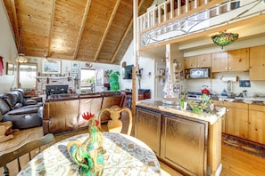 House (3 Bedrooms) | Interior - Private Beach Access: Pet-friendly California Gem! (Manchester)