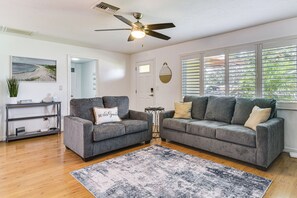 House (3 Bedrooms) | Interior