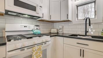 ุงูู
ูุดุฃุฉ ู
ู ุงูุฏุงุฎู