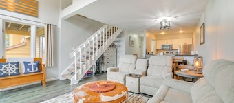 1 Mi to Nubs Nob Ski Resort: Harbor Springs Condo