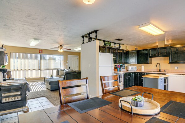 House (4 Bedrooms) | Interior